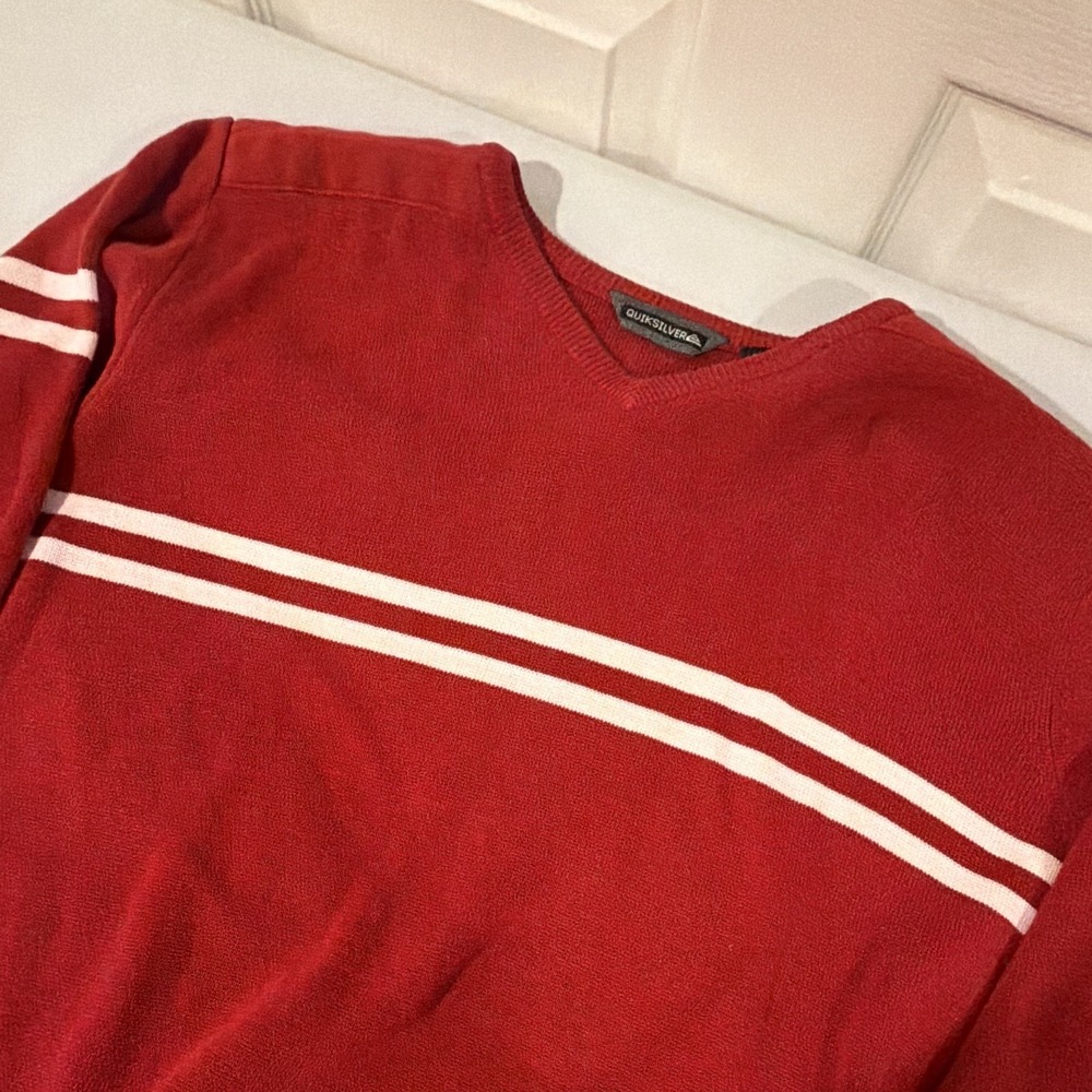 Quiksilver Men's XL Red/White Striped V-Neck Knit Pullover Sweater Logo